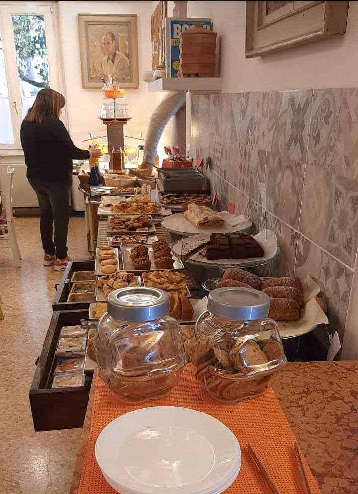 Vegan B&B Meuble Adriana Sirmione Eksteriør billede